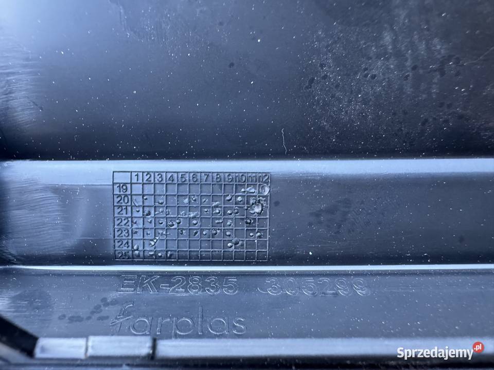 Listwa kratki zderzaka przód Toyota chr chr I 1 Listwy i nakładki Listwy i nakładki Międzychód sprzedam