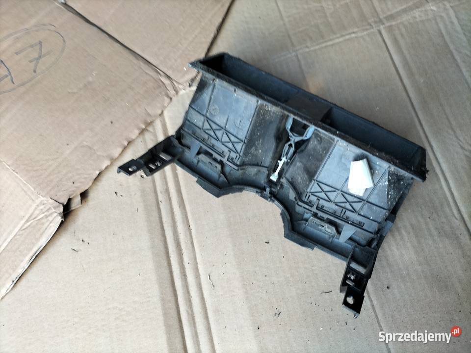 ŚRODKOWA KRATKA NAWIEWU RENAULT MEGANE 2 II osobowe Motoryzacja Kamień-Kolonia