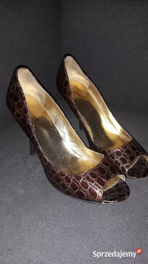 Brązowe szpilki Nisko