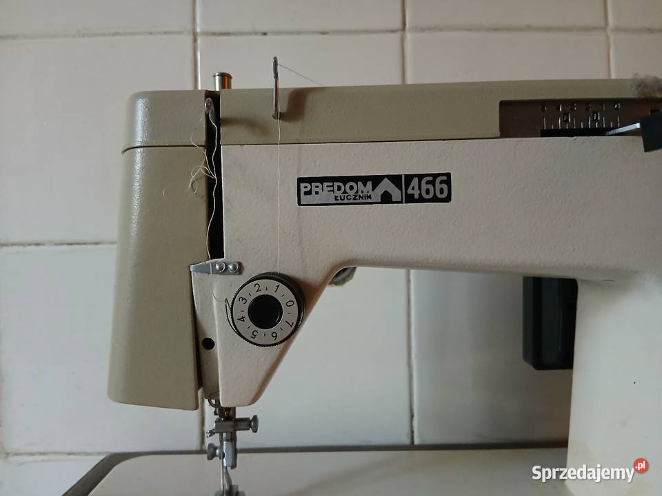Maszyna do szycia Predom Łucznik 466 PRL lata 80 Warszawa