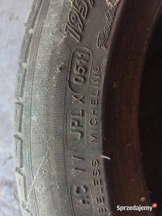 Wyprzedaż garażowa osobowe Małe Łąkie