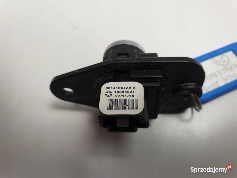 Dodge Challenger 15 PRZYCISK WLEWU PALIWA Rudka