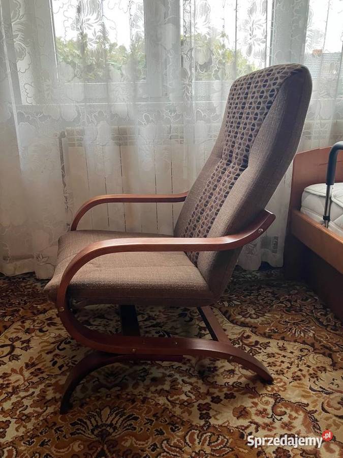 Dwa fotele elastyczne plecy lata 90 brązowe i