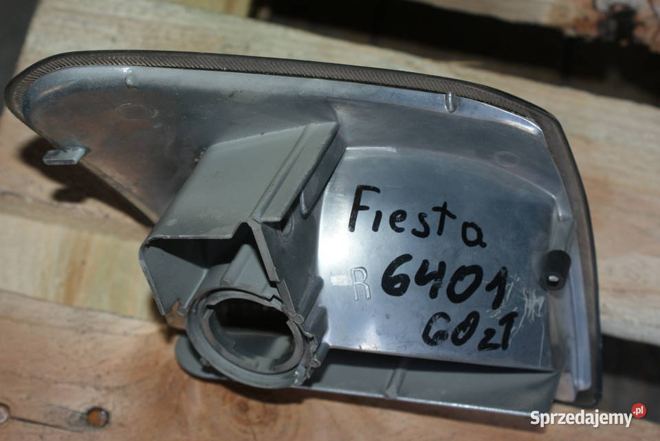 MIGACZ KIERUNEK PRAWY BIAŁY FORD FIESTA sprzedam