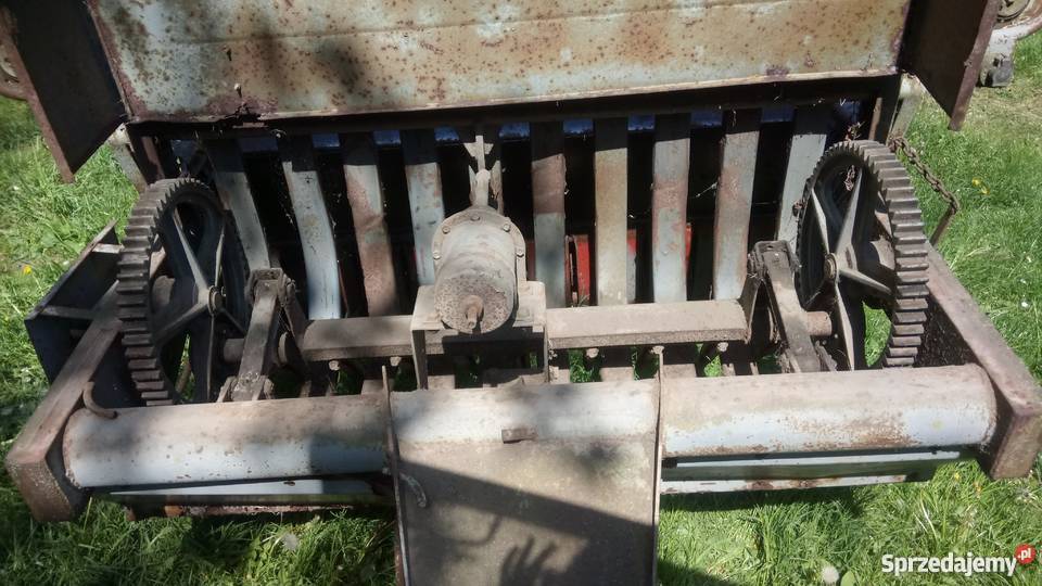 przyczepa samozbierająca tendem typ 1050 Hajnówka