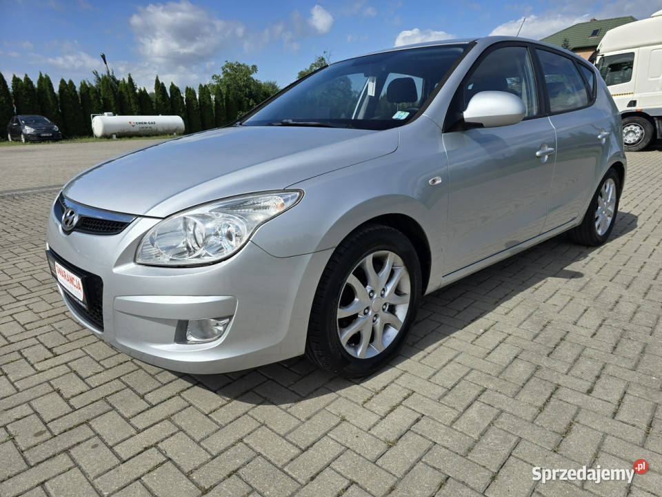 Hyundai i30 16Benz sprzedam