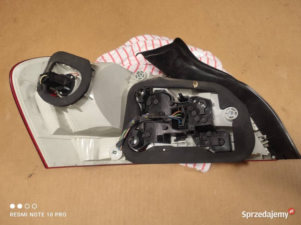 BMW 1 E82 E88 lampa prawa tyl Oświetlenie Radzionków