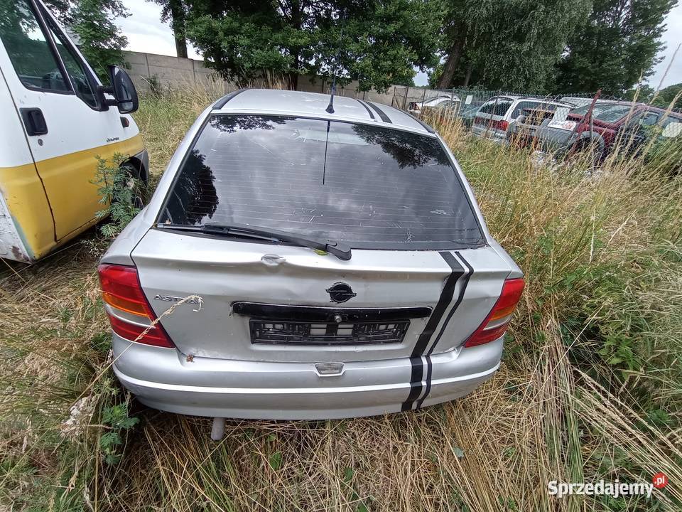 Opel Astra 14 66 kW 2003 r dawca części Rok produkcji 2003 Szklarka Myślniewska