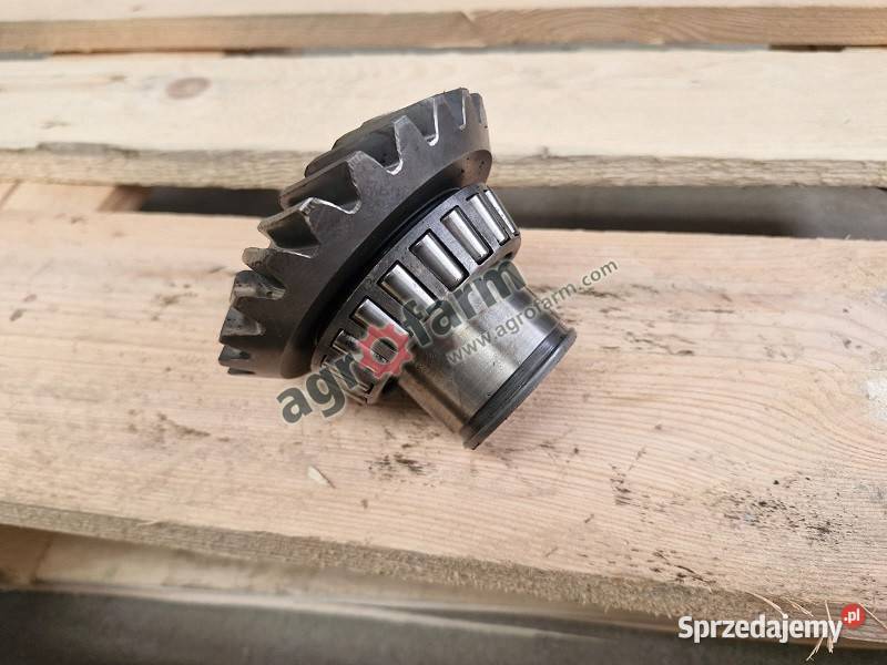 Wałek napędu John Deere 6800 7200 7500 7700 Byków