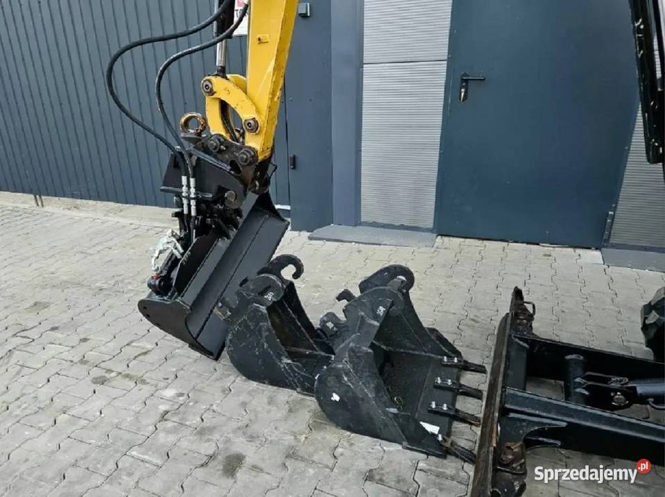 Caterpillar 3017D sprzedażminikoparka Kraków