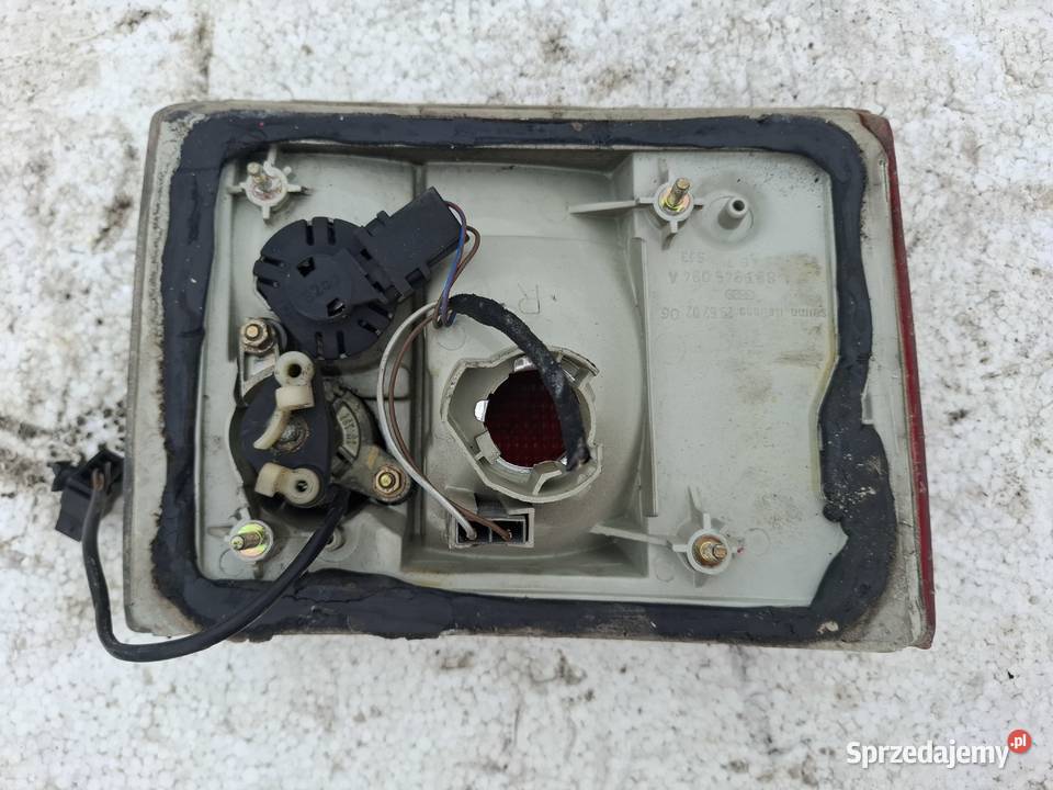 Lampa Prawa Tył Klapa Audi 80 B4 Wisznice