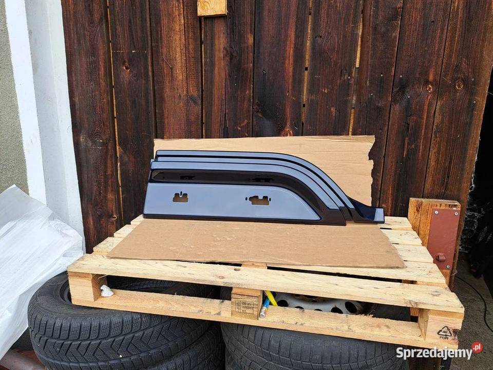 osłona pokrywa paki Lewa Mercedes W470 X470