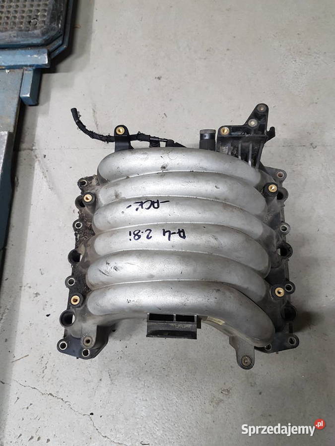 AUDI A4 28V6 ACK KOLEKTOR SSACY 078133151D