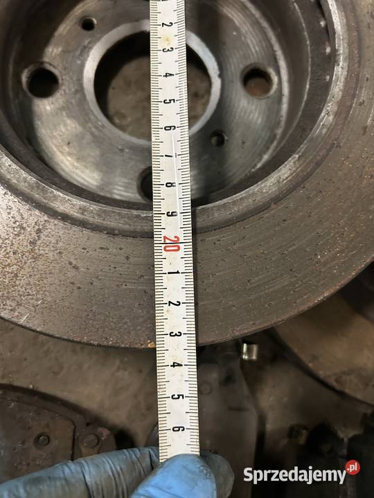Tarcze klocki przód toyota yaris I 234 mm