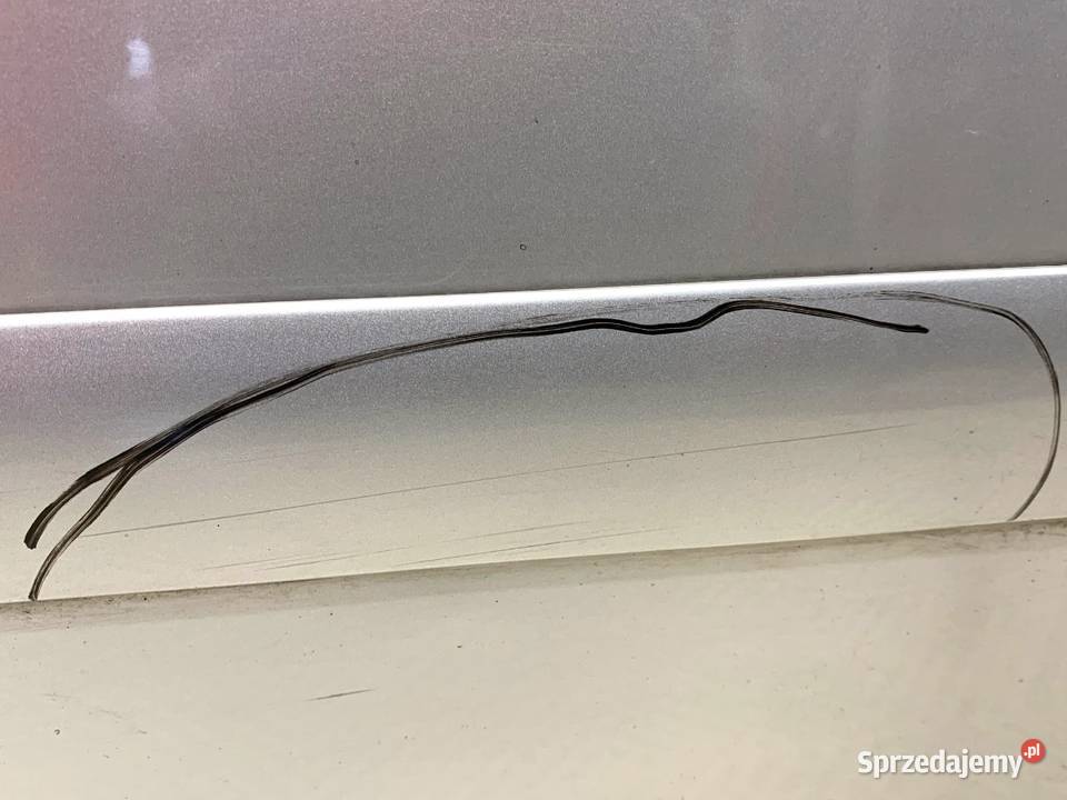 DRZWI PRAWY TYŁ VW TOURAN Minivan 0310