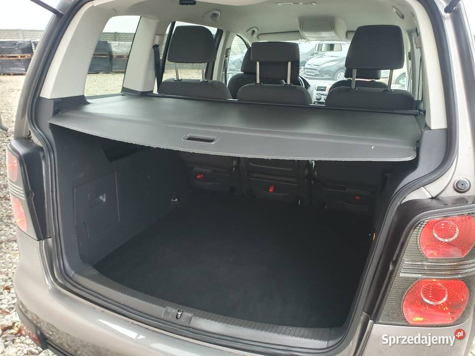 VOLKSWAGEN TOURAN nieuszkodzony Touran Margonin