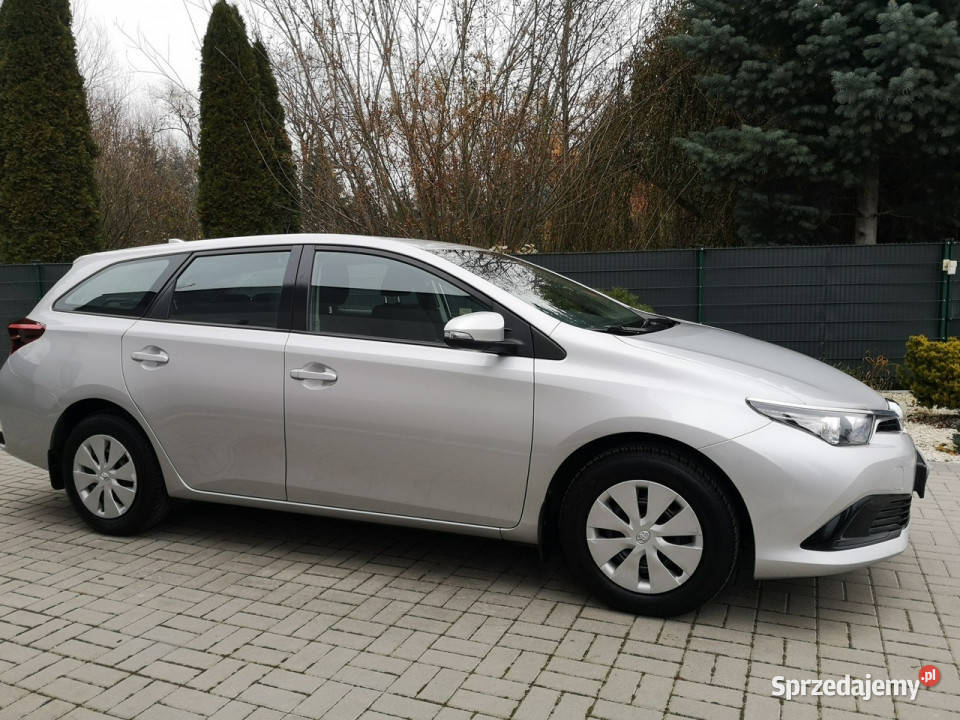 Toyota Auris 16 Benzyna 132 Salon LIFT 1Właś Strzegom sprzedam
