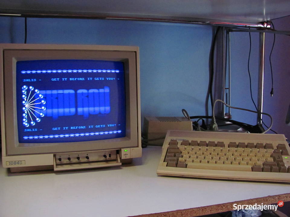 Komputer Amiga 600 z zasilaczem