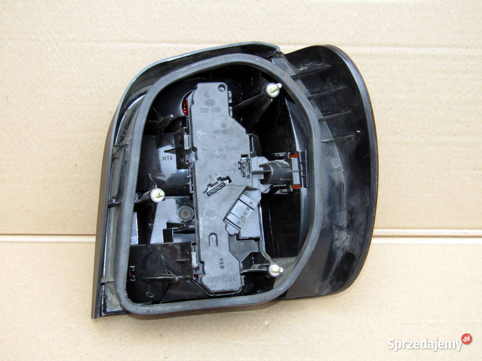 LAMPA TYLNA LEWA LEWAPRAWA VW POLO 6N Lampy tylne Mysłaków