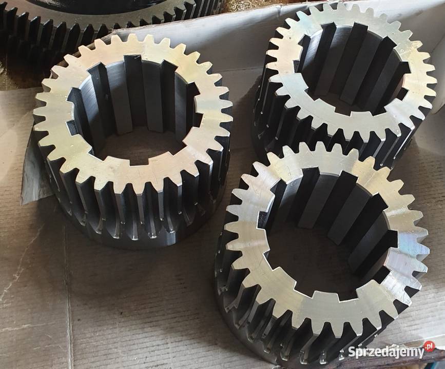 Koła zębate skrzynki prędkości frezarki FWD32 Kolno