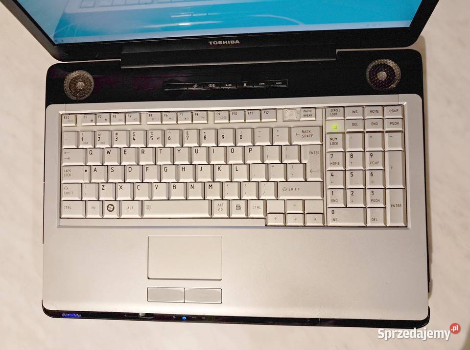 Działający z baterią duży dwurdzeniowy laptop Kraków sprzedam