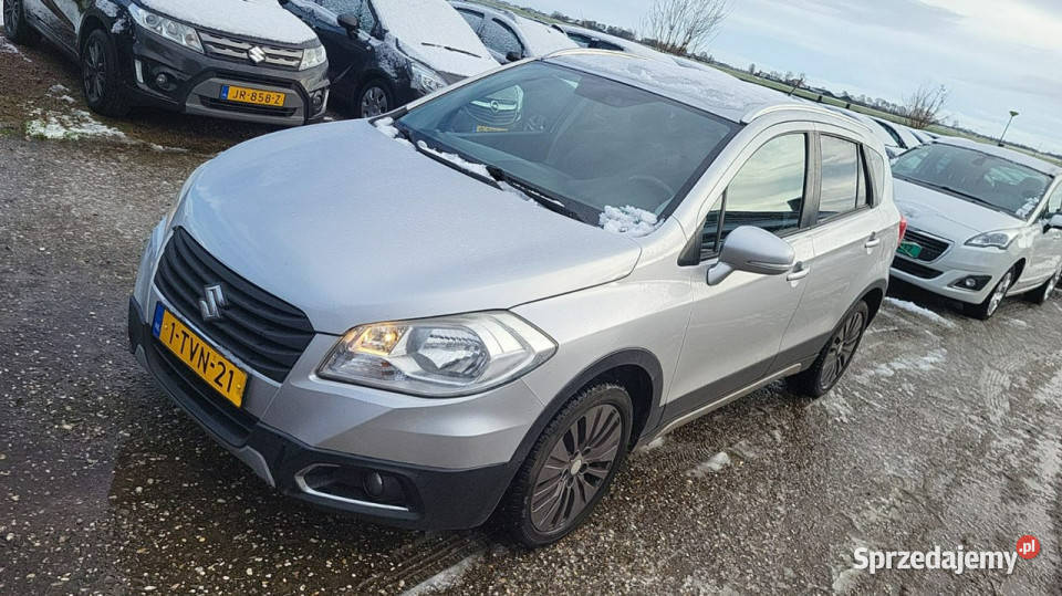 Suzuki SX4 SCross 16 benzyna 120 Podgrzewane światła przeciwmgielne Lipówki