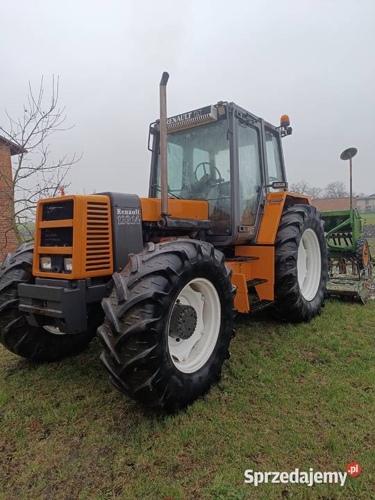 Ciągnik rolniczy renault 13314 Tykadłów