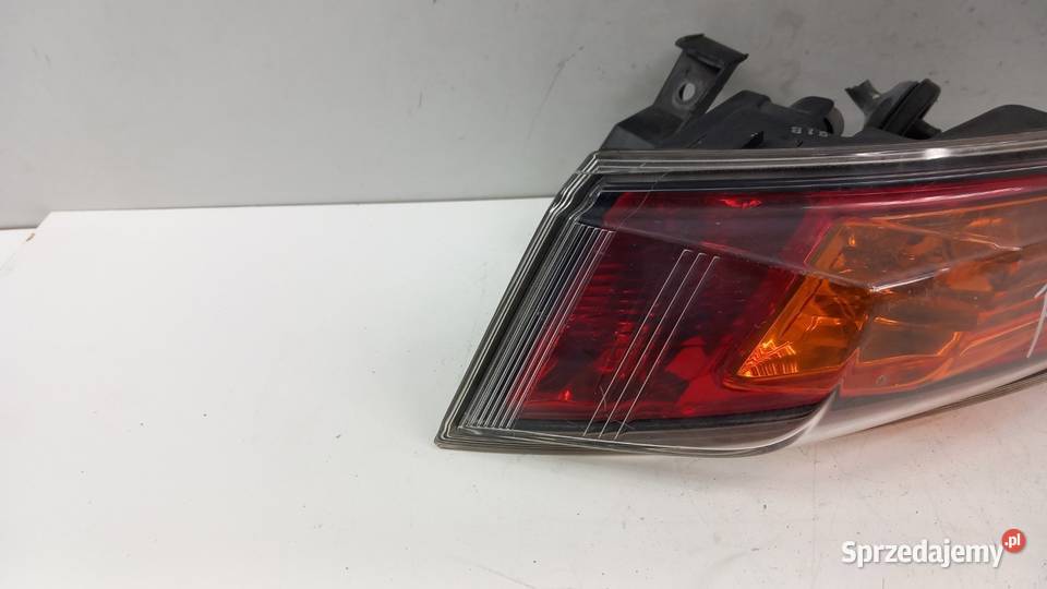 HONDA CIVIC TYPES VIII UFO HB LAMPA TYŁ PRAWA Zbierkowo