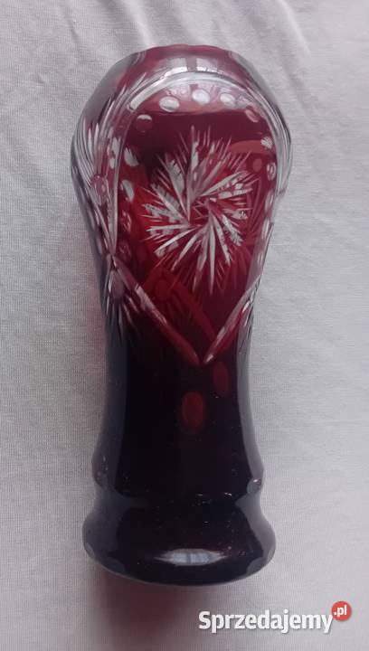 Rubinowy ręcznie szlifowany wazon kryształowy Koźminek