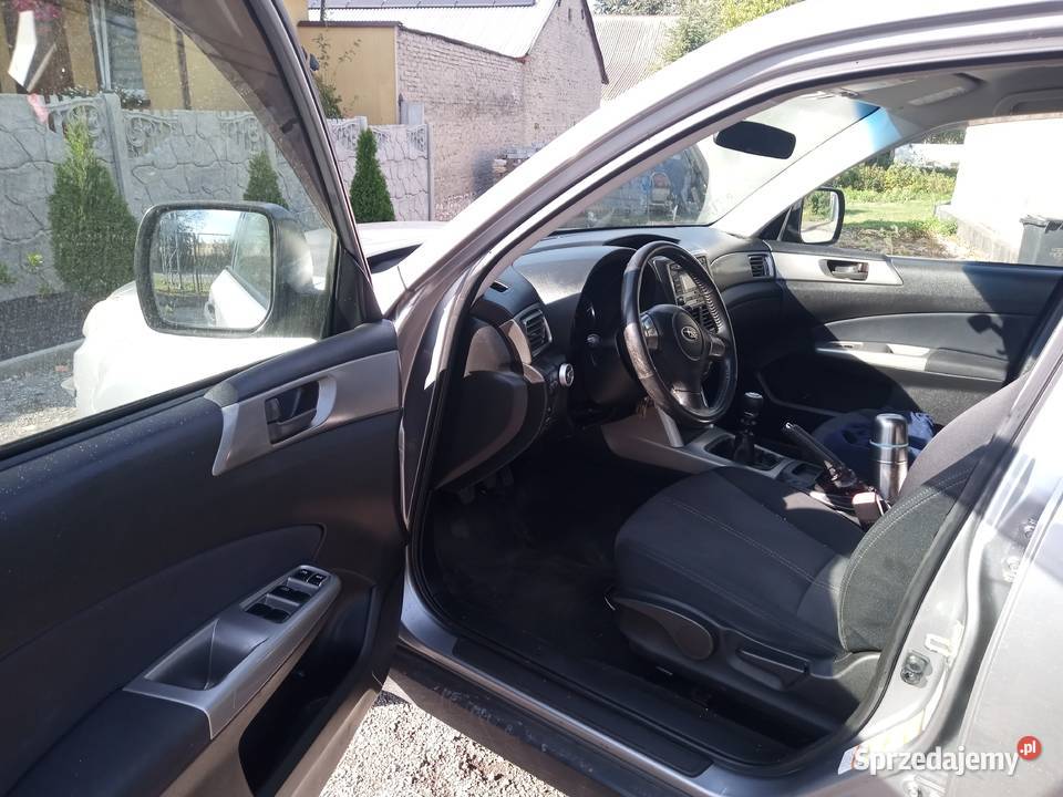 Subaru Forester 2010 4x4 20 dizel srebrny Forester śląskie Pilica