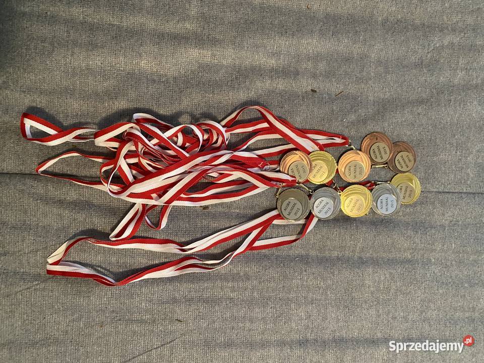 Medale sportowe różne 70 sztuk Zielonka