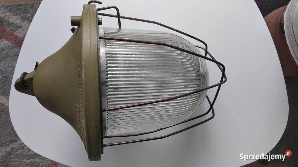 Lampa przemysłowa PRL Oświetlenie dolnośląskie Oława