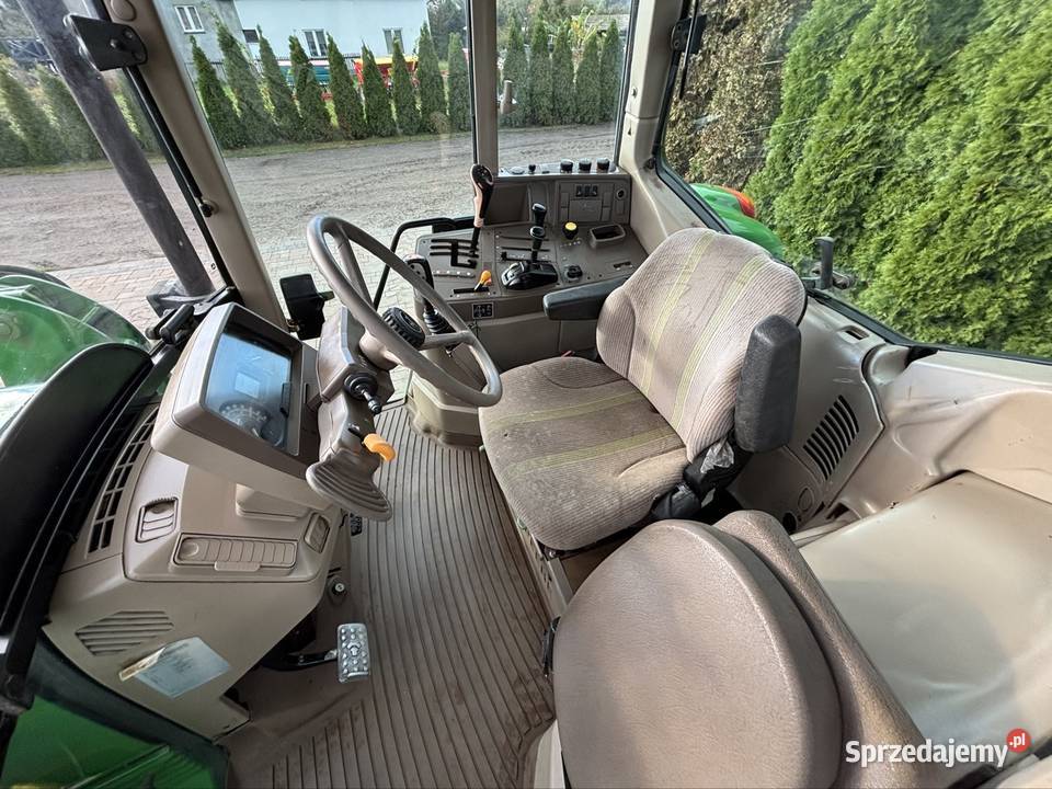 John Deere 6130 z ładowaczem