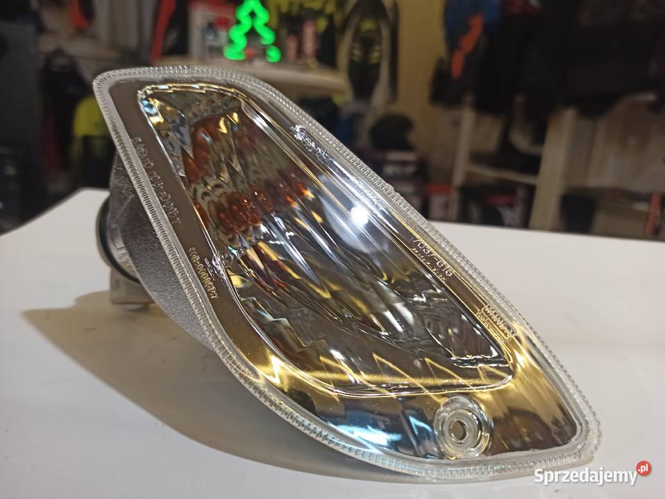 Piaggio Vespa oryginalny nowy prawy