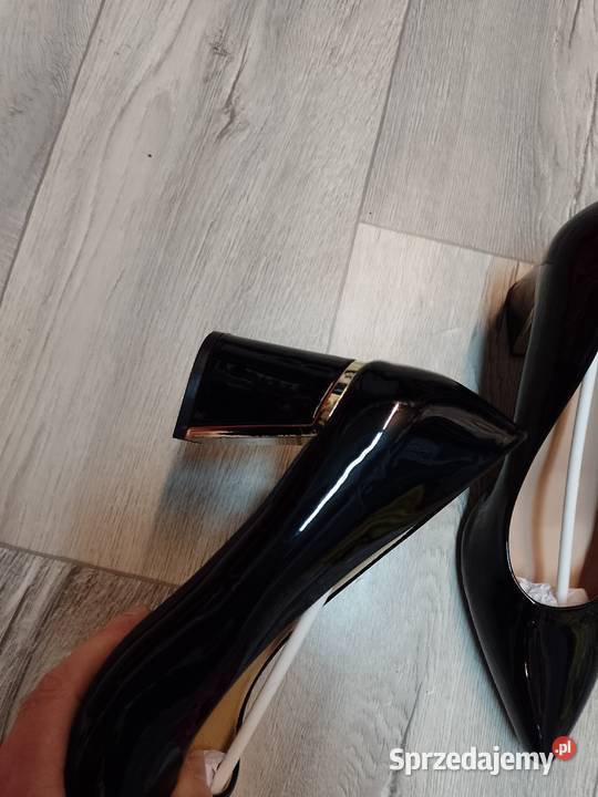 42 Czarne czółenka wieczorowe z ozdobnym obcasem małopolskie Kraków