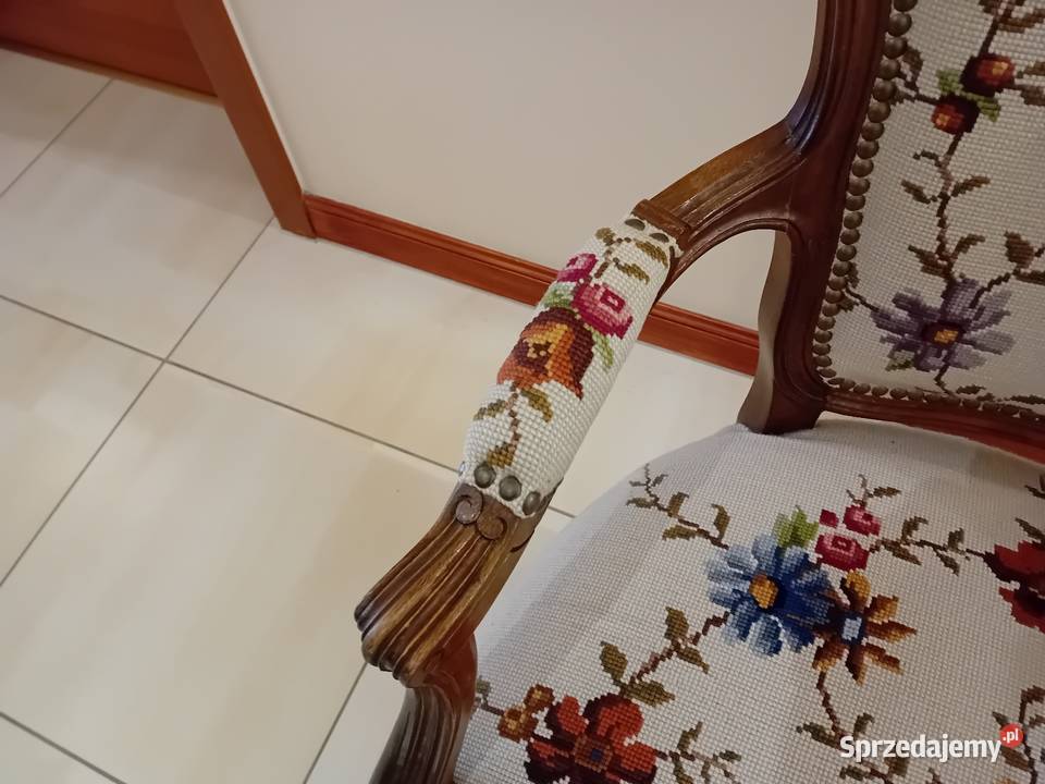 Fotel barokowy styl ludwikowski z haftowanym