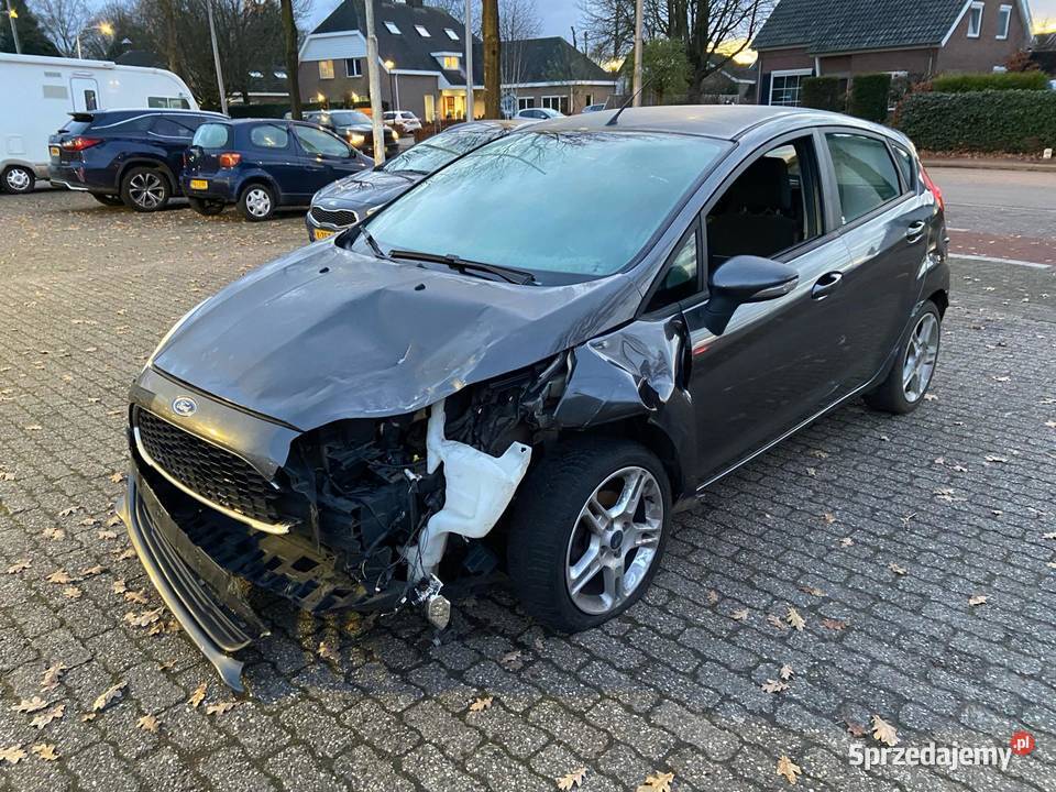 Ford Fiesta MK7 Lift 10 Ecobost 2016 uszkodzony Lębork sprzedam