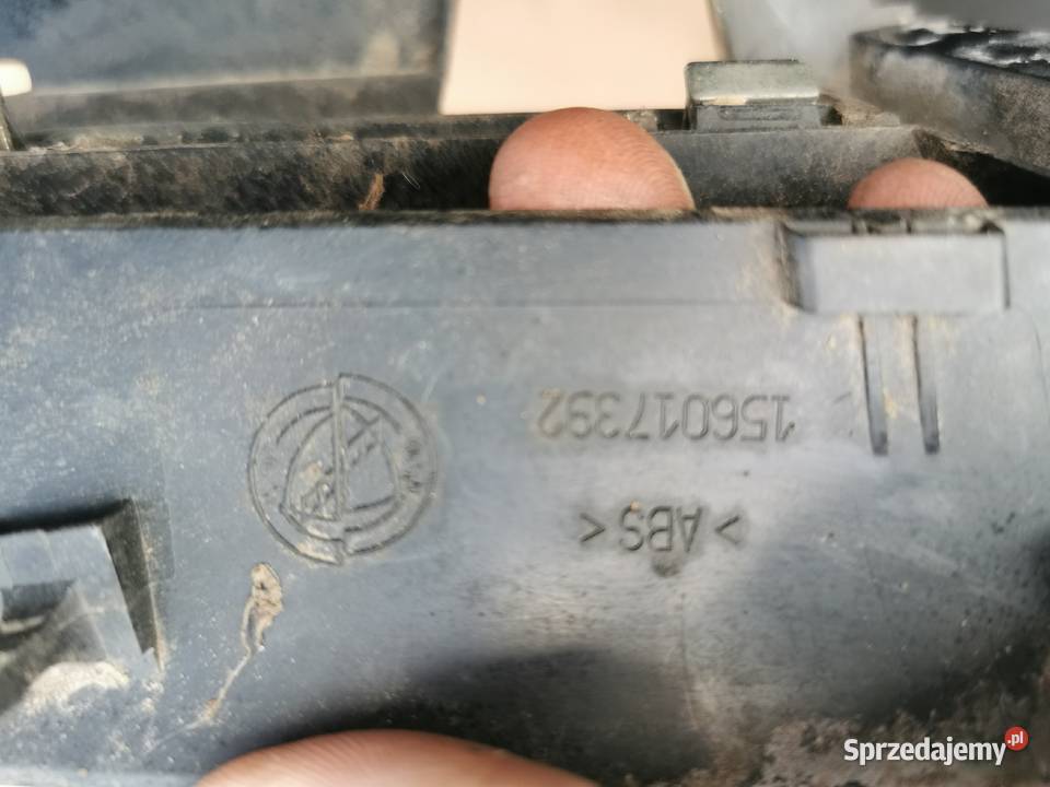 Grill atrapa nerka alfa Romeo 156 lewa oryginał osobowe sprzedam