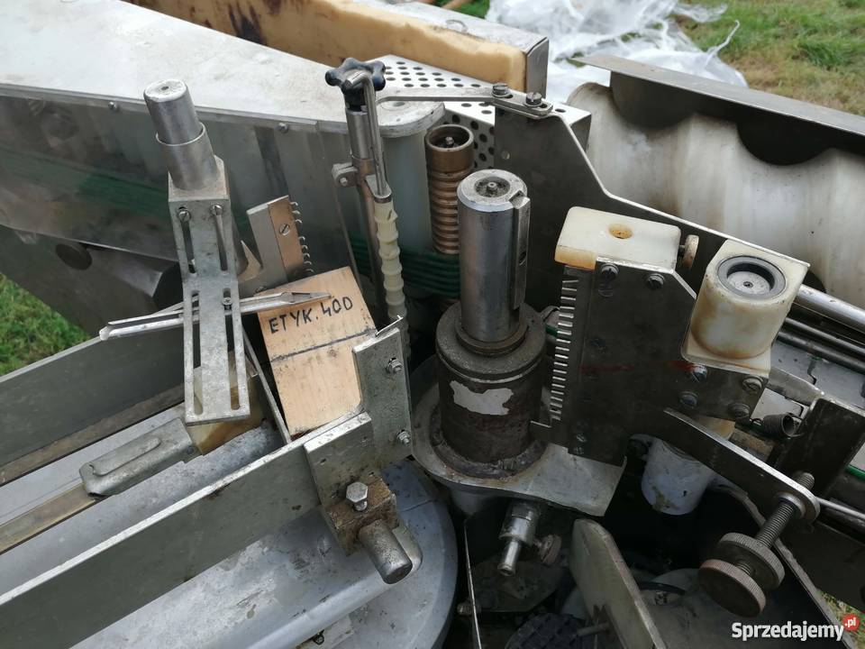 Etykieciarka maszyna do klejenia etykiet na Radziemice