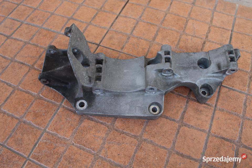 ŁAPA WSPORNIK ALTERNATORA VW BEETLE 20B