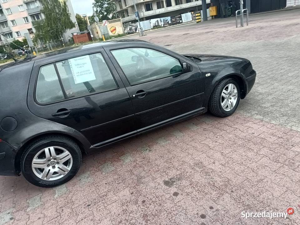 Sprzedam samochód volkswagen golf sprzedam