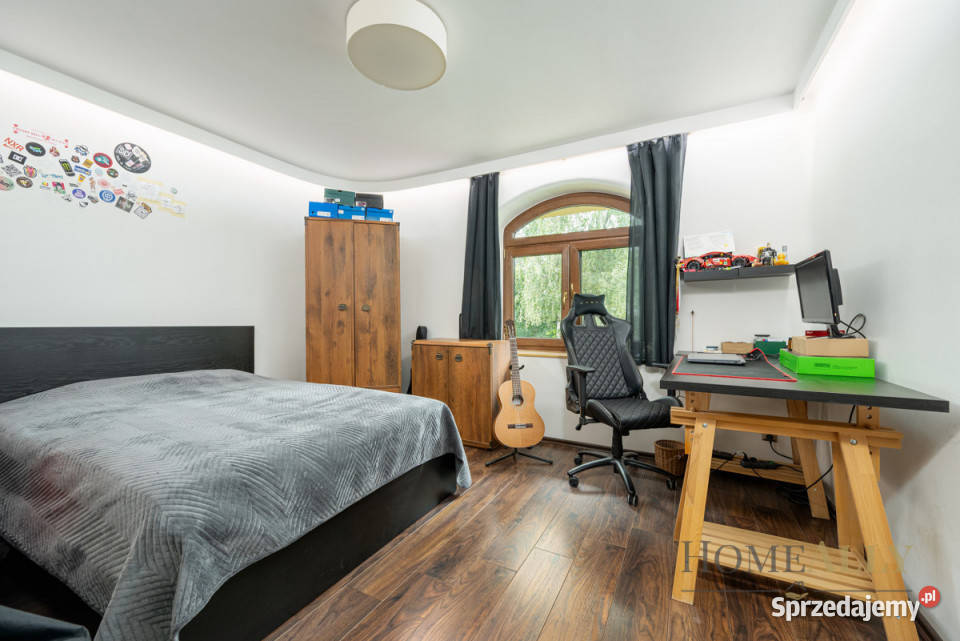 sprzedaży domu wolnostojącego 430m2 Szeligi