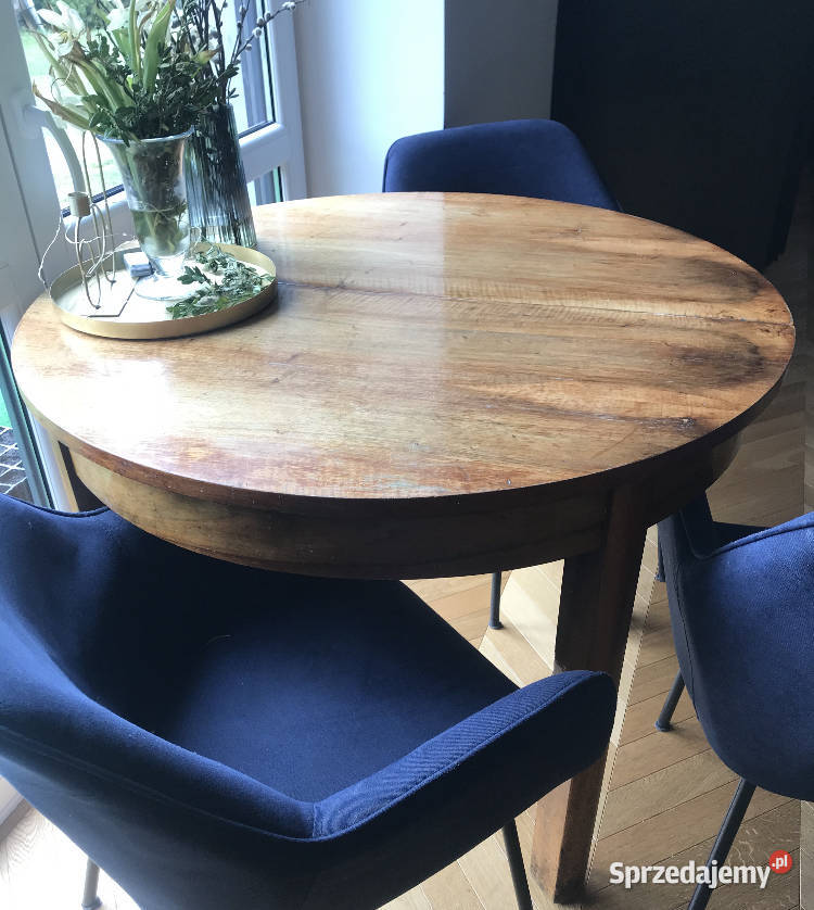 Komplet Mebli StółKomodaSzafa Biłgoraj