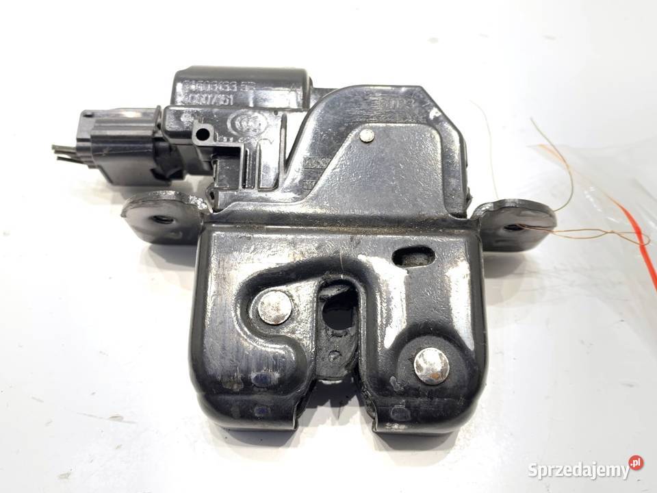 ZAMEK KLAPY TYŁ RENAULT MEGANE IV Kombi