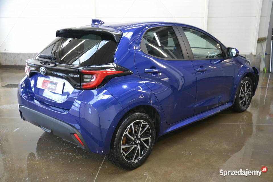 Toyota Yaris 15 benzyna 115 hybryda full led niebieski Kęty