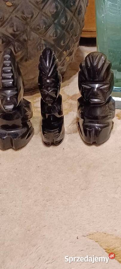 rzeżby czarnego onyksu obsydianu motywy Majów Poznań