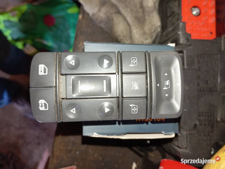 PRZEŁĄCZNIK SZYB PANEL LEWY VECTRA C SIGNUM Tyszowce