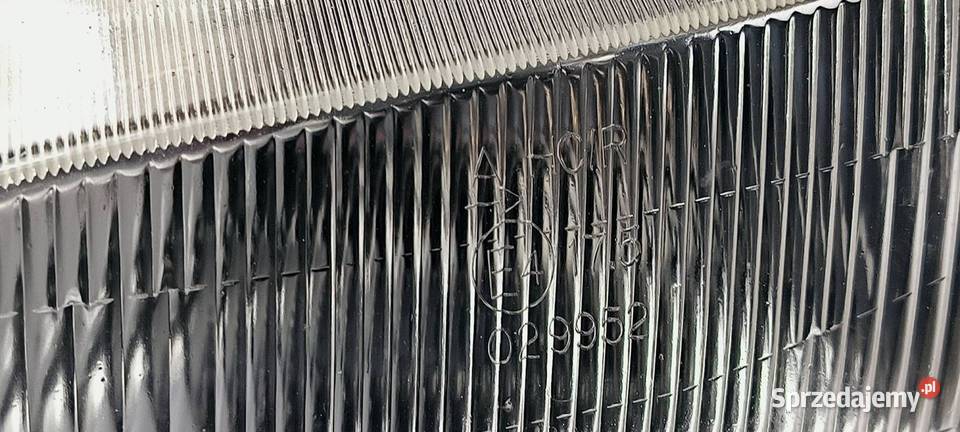 LAMPA LEWA PRZÓD TOYOTA CARINA Lipno