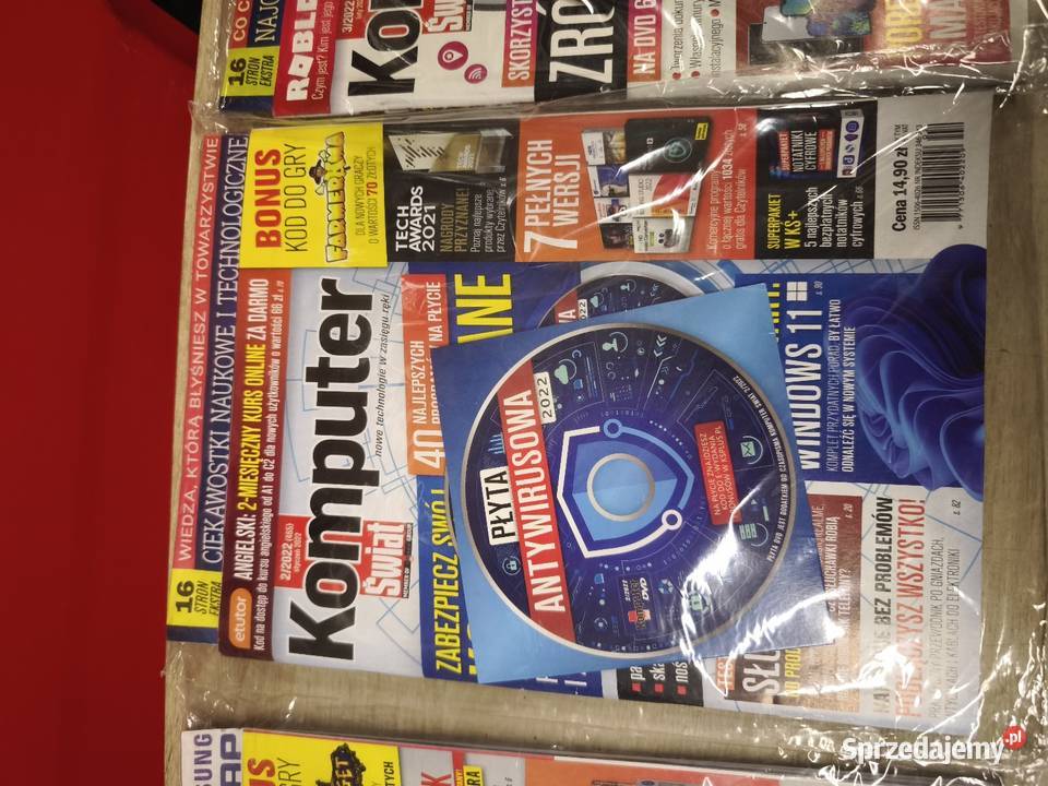 Zestaw gazet czasopism Komputer Świat roczniki Pozostałe