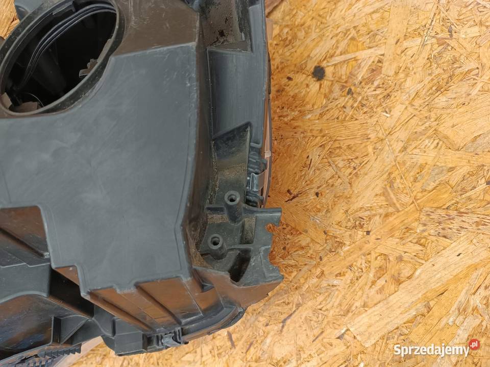 LAMPA PRAWY PRZÓD EU REFLEKTOR A2048209659 Lampy przednie Nowy Tomyśl